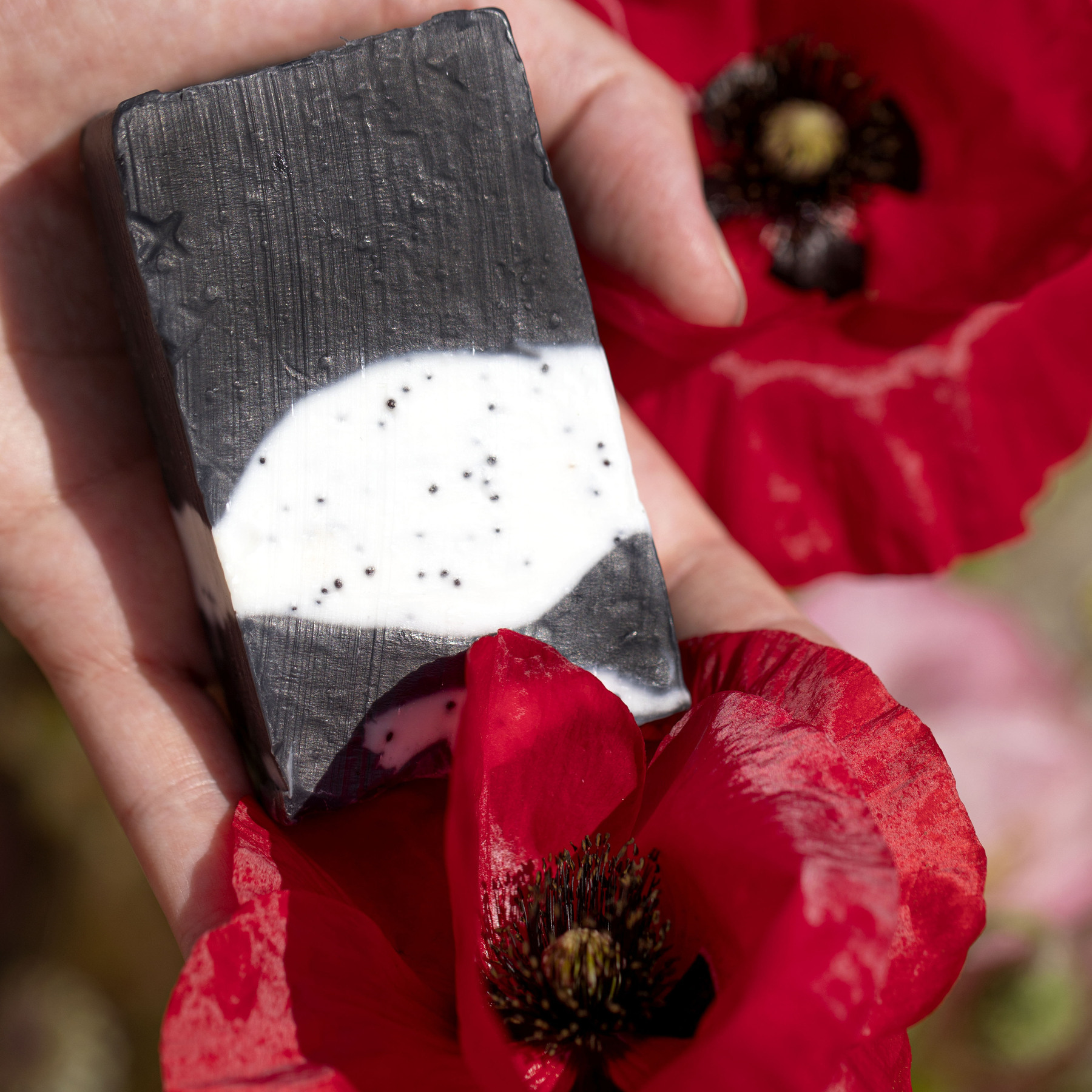 Poppy Pirate - Savon seife-mohn-bambuskohle-kalt-verseift